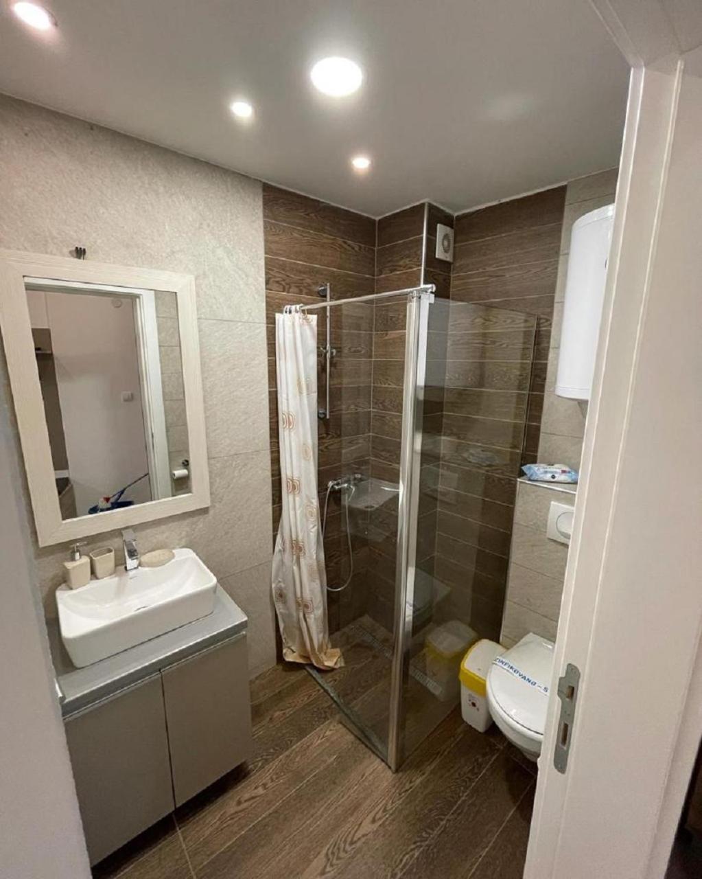 Lola Apartman Milmari & Residence Hill 카파오닉 외부 사진