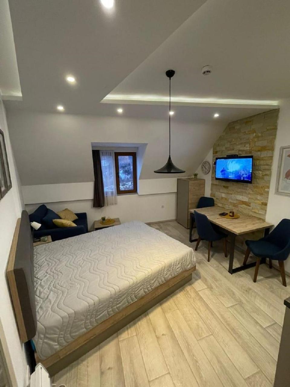 Lola Apartman Milmari & Residence Hill 카파오닉 외부 사진