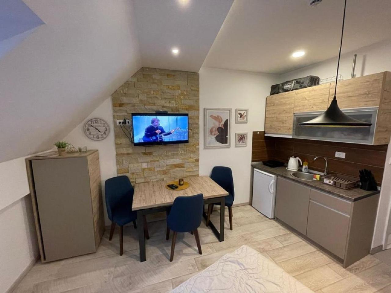Lola Apartman Milmari & Residence Hill 카파오닉 외부 사진