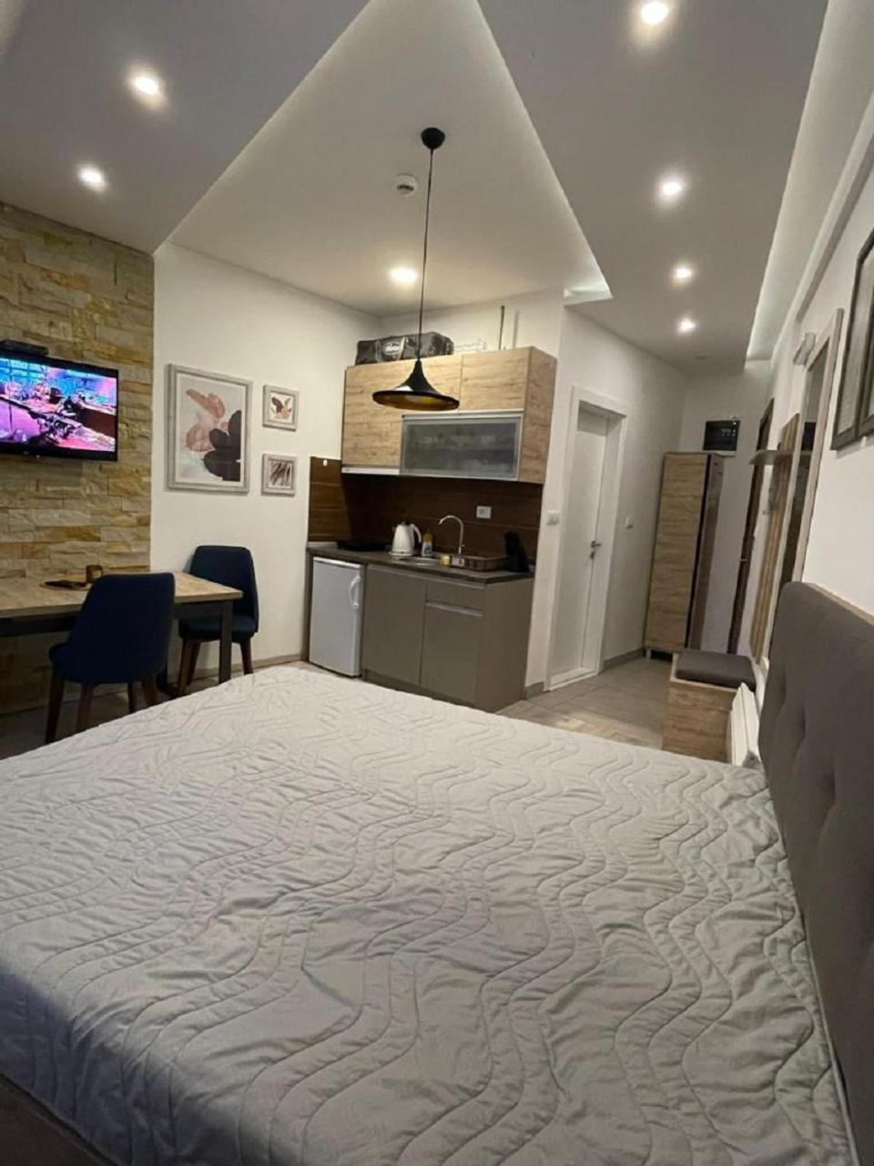 Lola Apartman Milmari & Residence Hill 카파오닉 외부 사진