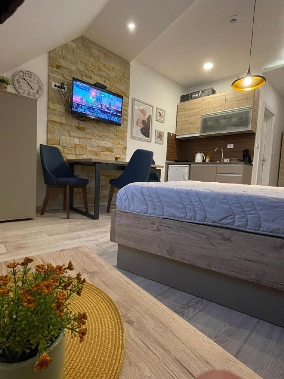 Lola Apartman Milmari & Residence Hill 카파오닉 외부 사진