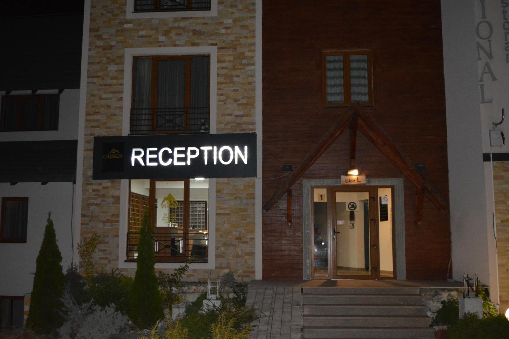 Lola Apartman Milmari & Residence Hill 카파오닉 외부 사진